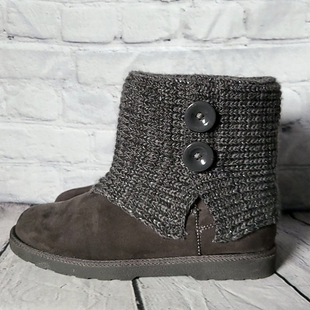 MakaluWomens Grey Knit Top Short Boot Sz 8
